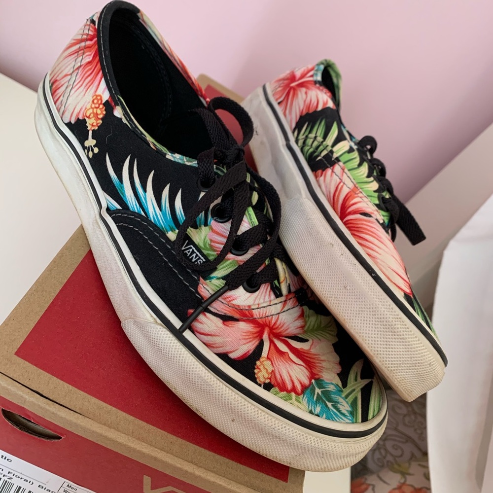Hawaiian Black Vans